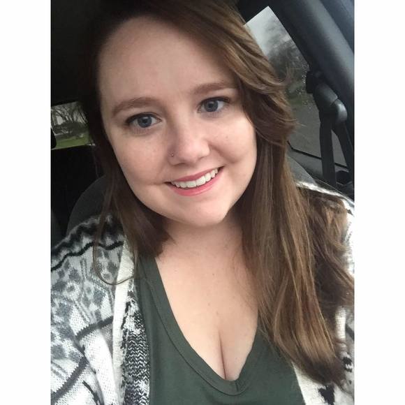 Meet your Posher, Colleen - Picture 1 of 1